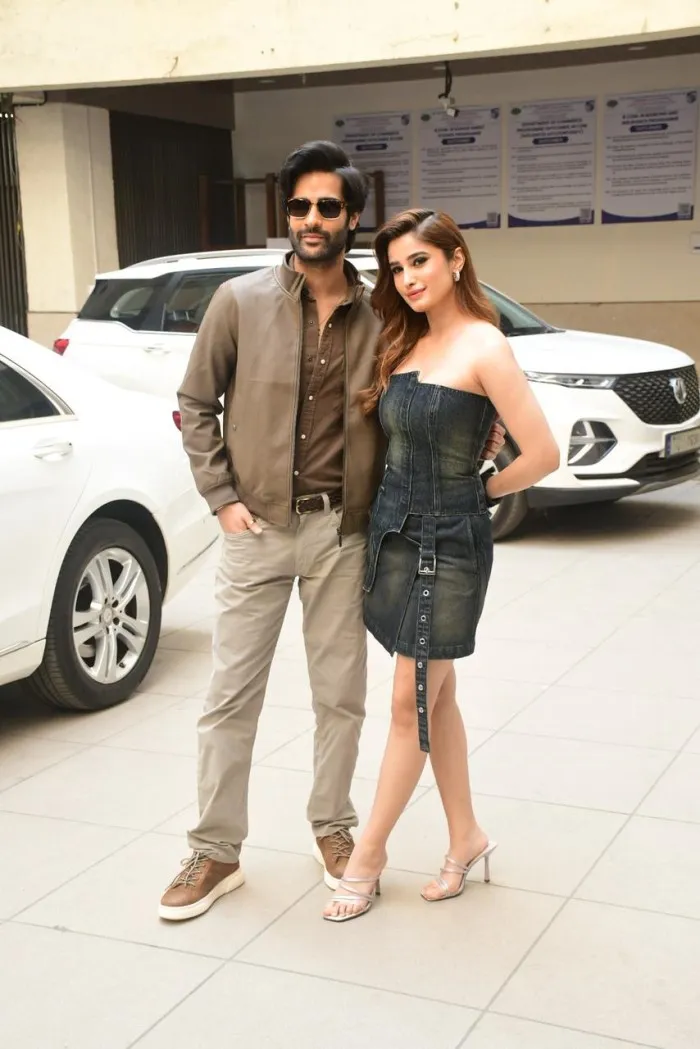 Aaman Devgan and Rasha Thadani Make Headlines with Their Bandra Outing